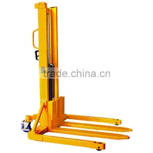 Hydraulic Hand Lifting Stacker With Straddle Leg thumbnail-1