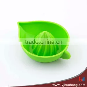 Fashion Eco- Friendly Lemon Fruit Hand Squeezer Juicer thumbnail-1