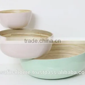 Set of 3 Round Colored Lacquer Bamboo Salad Bowls thumbnail-1