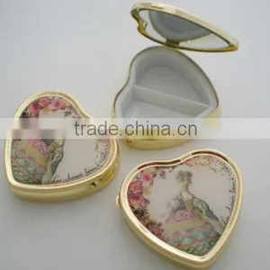 Heart Shape Metal Pill Box thumbnail-1