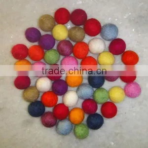 Felt Ball thumbnail-1