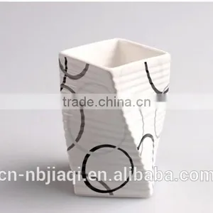 4pcs of Modern Bathroom Accessories Set thumbnail-4