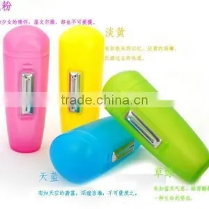 Plastic Storage Fruit and Vegetable Peeler thumbnail-2