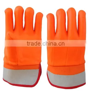 High Quality China Flourescent Pvc Anti-Cold Glove For Winter thumbnail-1