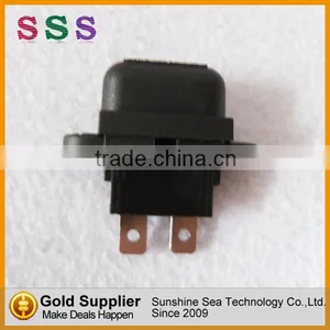 RoHS Material Quality Maximum Current 40A Car Audio Medium Blade Fuse Holder thumbnail-1