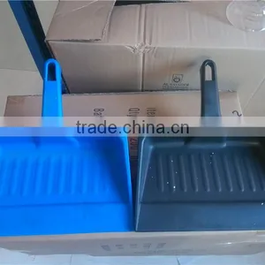 Duster Brush W/Plastic Dustpan thumbnail-1