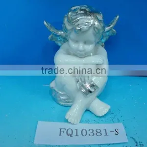 White Porcelain Cupid thumbnail-1
