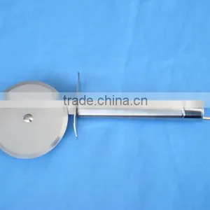 Professional Quality Stainless Steel Pizza Cutter thumbnail-1