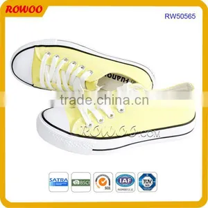 Popular Woman Casual Shoes Women Flat Canvas Shoes China Canvas Vulcanized Shoes thumbnail-4