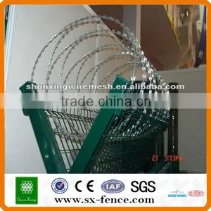 Factory Price Concertina Razor Wire Barb Wires BTO22 BTO28 thumbnail-4