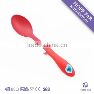 0900018 Novel Designed Red Color Nylon Scoop With Holding Feet thumbnail-1