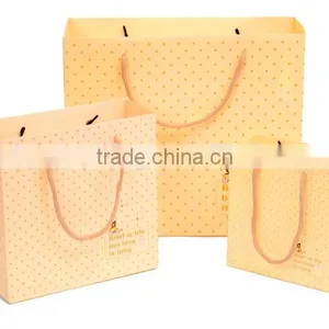 Fancy Folded Die Cut Handle Offset Printing Kraft Paper Bag thumbnail-3