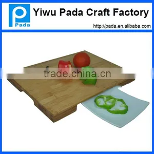 Bamboo Cutting Board With Groove Handle thumbnail-1
