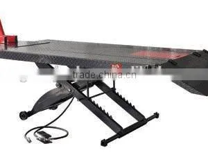 Torin BigRed Pneumatic Motorcycle Lift Table thumbnail-2