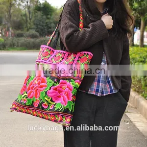 2016 New Embroidery Bag Women Shoulder Bag With Flower Embroidery thumbnail-1