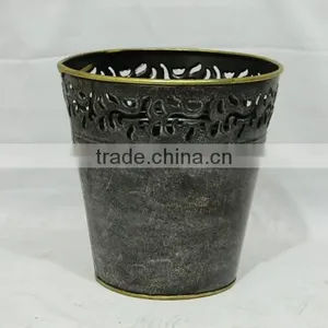 Iron Planter thumbnail-1