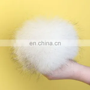Chinese Factory Wholesale Colorful Real Raccoon Fur Pom Poms thumbnail-4