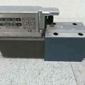 14126569 Proportional Telescopic Valve Group for Sany SRSC45H4 Reach Stacker Genuine Hydraulic Control Replacement thumbnail-4