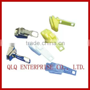 Plastic Slider for Invisible Zipper and PVC Zipper thumbnail-1