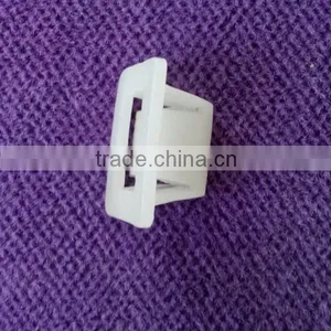 China Produce Plastic Fasteners Auto Parts thumbnail-1