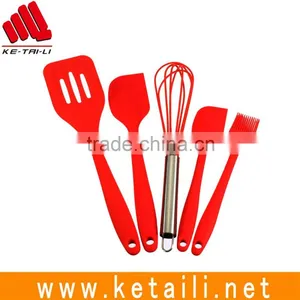High Quality Eco-friendly Silicone Scraper Kitchen Utensil thumbnail-4