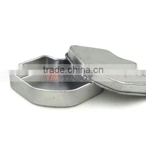 Mini Lip Shape Mint Tin Can thumbnail-3