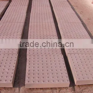 Red Sandstone Blind Stone thumbnail-1