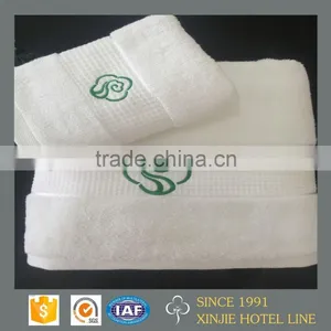 80*160 cm White Hotel Bath Towel With Custom Logo Embroidery thumbnail-4