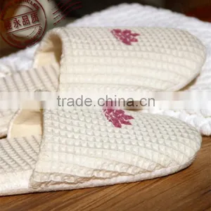 Luxury Closed Toe Hotel Slippers thumbnail-1