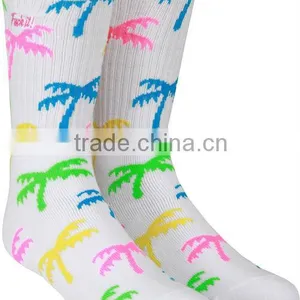 Wholesale Customized Quality Marijuana Leaf Socks thumbnail-3