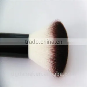 Fashion Design Tapered Makeup Brush thumbnail-3
