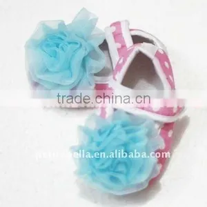 Baby Pink White Polka Dots Crib Shoes With Light Blue Rosettes thumbnail-1