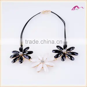 Classic Rope Chain Crystal Flower Choker Chunky Statement Necklace thumbnail-1