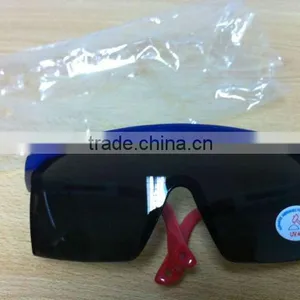 UV Protective Goggles in Dark Color thumbnail-1
