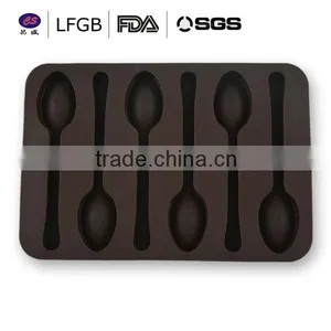Wholesale Hot Sale Spoon Shape Silicone Ice Cube Tray thumbnail-1
