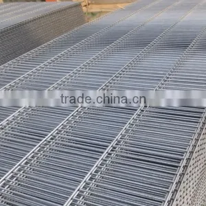 RAL6005 Powder-coating Twin Wire 2D Panel Fencing thumbnail-4