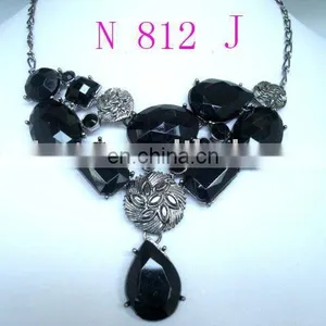 Necklace thumbnail-1