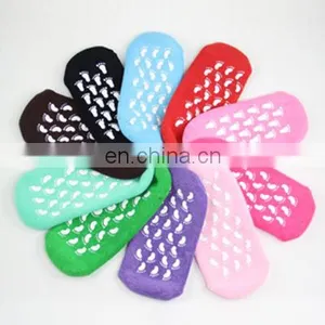 OEM Ultra-Soft Moisturizing Gel Socks Oil Infused Spa Socks thumbnail-4