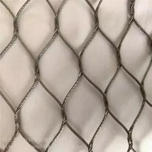 China Protective Net Garden Fence Safety Fence Weaving Mesh Decorative Wire Mesh thumbnail-1