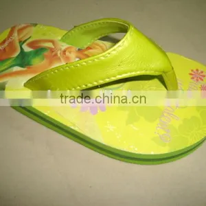 Hot Selling Colorful Comfortable Led Flashing Flip Flops thumbnail-3