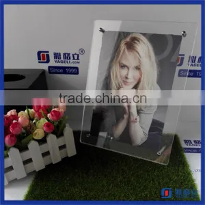 Custom Fashionable Clear Acrylic Picture Frames 5x7 / Magnetic Acrylic Photo Frame 5x7 thumbnail-2