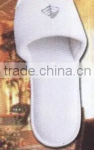 White Washable Disposable Hotel Slipper With Customized Logo thumbnail-1