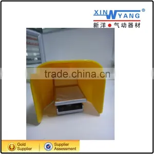 Xinyang 4F210-08G Two Position Five Way Foot Valve With Guard thumbnail-1