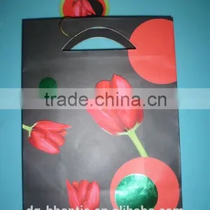 Black Shopping Paper Bag With Flower thumbnail-1