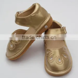 Wholesale Handmade Kids Shoes With Sound Shoes for Children thumbnail-2