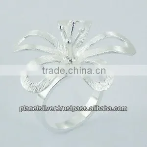 Brushed 925 Sterling Silver Openwork Flower Ring Neat Design thumbnail-1