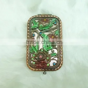 Vintage Style Flower Compact Mirror thumbnail-1