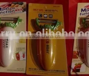 Carrot Shape Fruit and Vegetable Peeler and Bottle Opener thumbnail-1