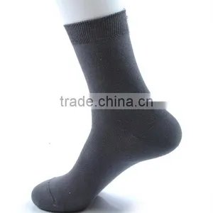 2017 China Factory Customized Your Own Brand Logo Design Plain Color Simple Stretch Eco Lycra Cotton Polyester Men Socks thumbnail-1