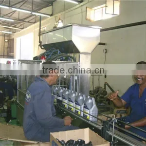 Fully Automatic Linear 1l Lubricanting Oil Filling Machine ZXG thumbnail-1